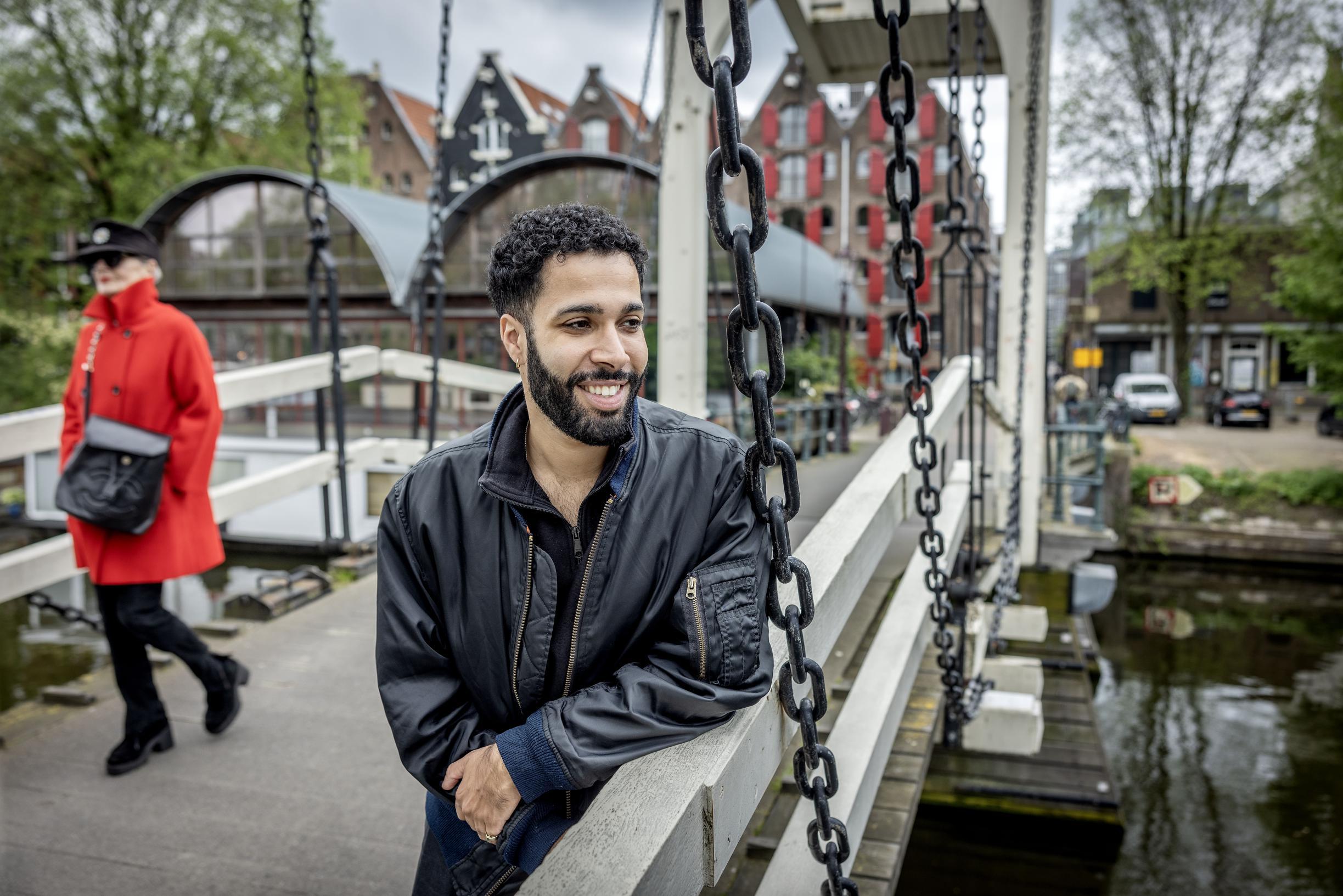 Bo werd op z’n vierde ontvoerd vanuit Stockholm naar Grubbenvorst door zijn vader en die verzon ook 